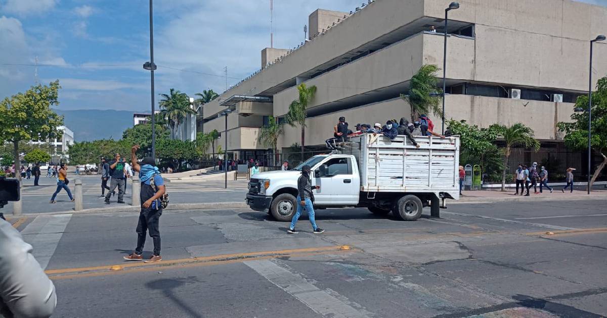 Suspenden actividades en Chiapas ante falta de gasolina