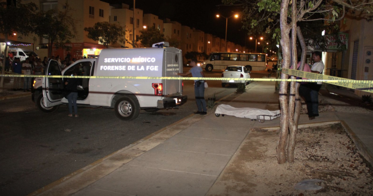 Ataque a balazos en fraccionamiento Paseos del Mar deja saldo de un hombre muerto y otro herido