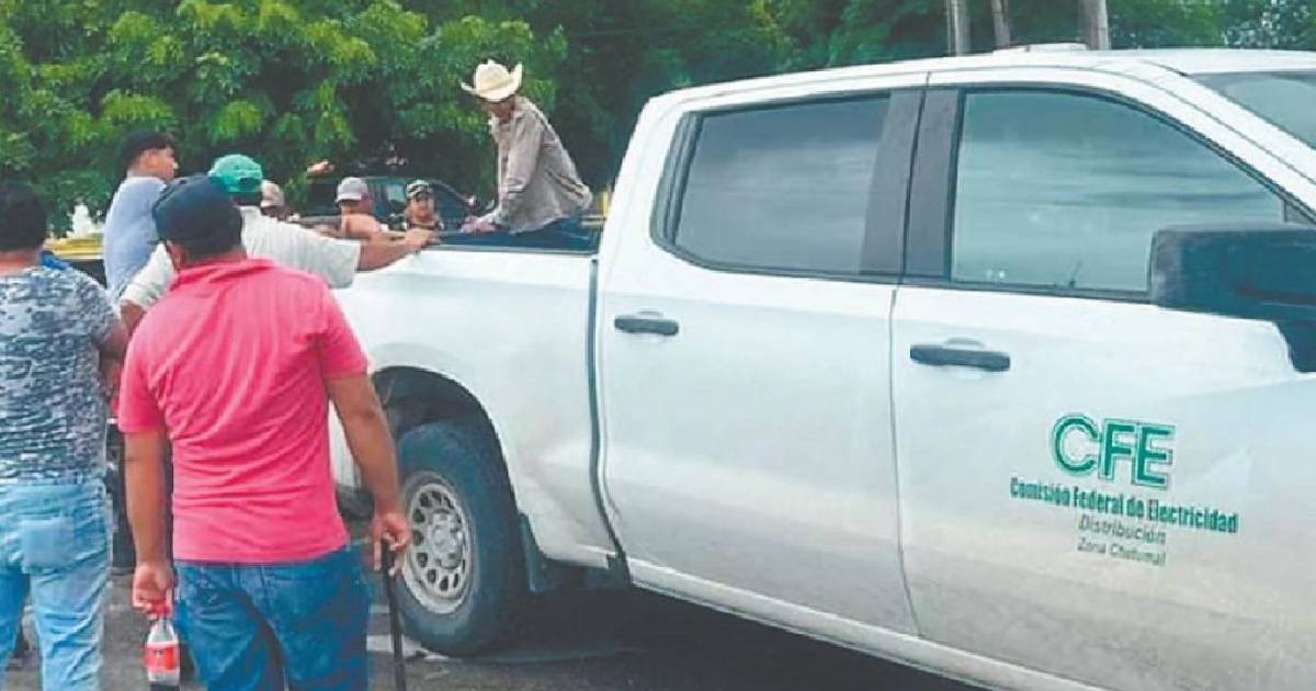 Comunidades protestan por fallas eléctricas y bloquean carretera en Chetumal