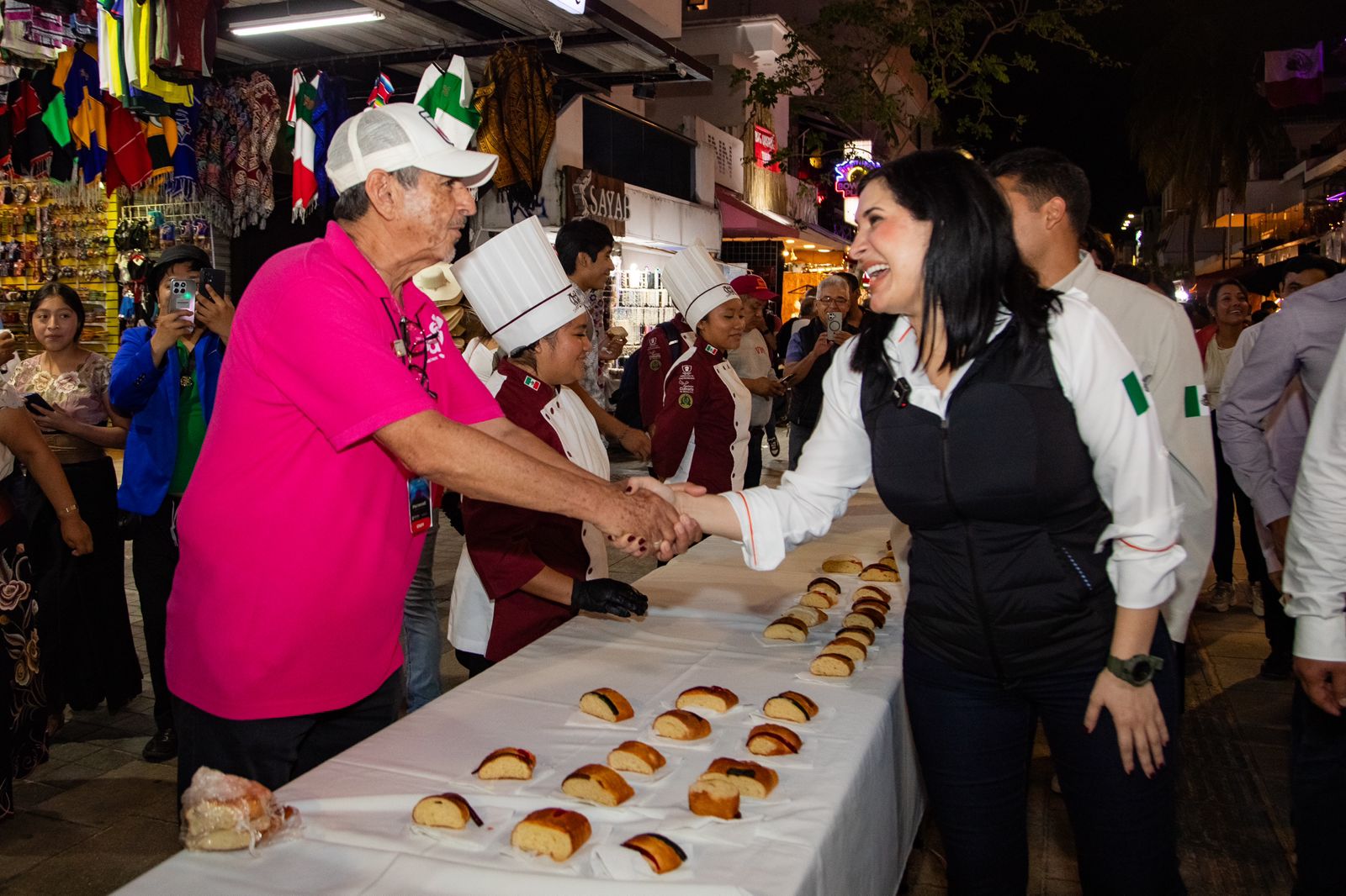 Playa del Carmen celebra la monumental Rosca de Reyes 2025