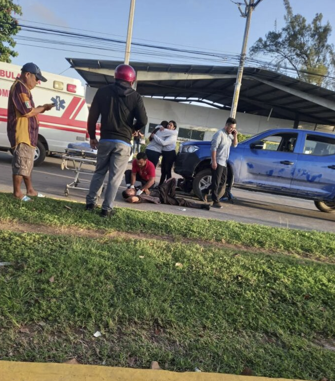 Motociclista fue arrollado por camioneta en Chetumal.